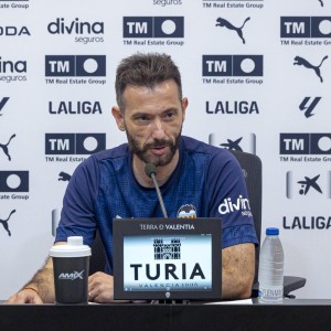 开云登录入口-瓦伦主帅：西甲理应保障球迷权益；1-7和0-5是执教生涯的重挫